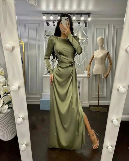 Hermoso vestido irregular ajustado a la cintura