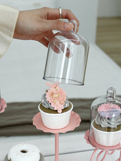 Mesa de postres para bodas con soporte para tartas de color rosa