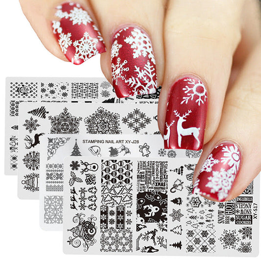 Estampado floral navideño para realzar las uñas