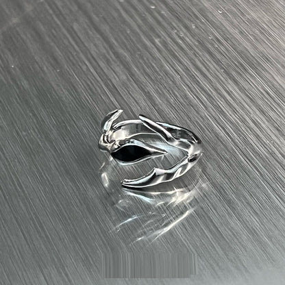 Anillo de metal de ónix negro de forma irregular Diseño de interés especial de marea de calle Hombres y mujeres de alto sentido