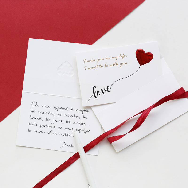 Tarjeta de felicitación con corazón rojo sólido y sobres Carta romántica Te amo para siempre 