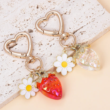 Accesorio llavero colgante con forma de corazón de fresa