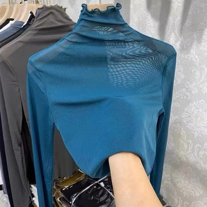 Camisa de mujer con cuello alto, encaje y orejas de madera