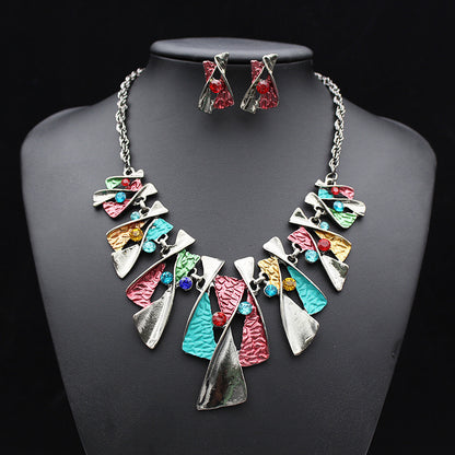 Conjunto de collar y pendientes de diamantes de aleación de colores de moda europea y americana, joyería de novia directa de fábrica