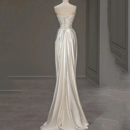 Vestido de novia ligero de satén francés blanco