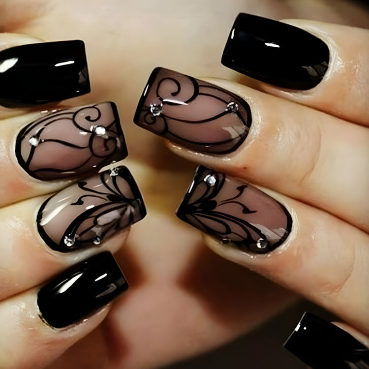 Uñas y uñas con estilo Dark Ins Black Vine