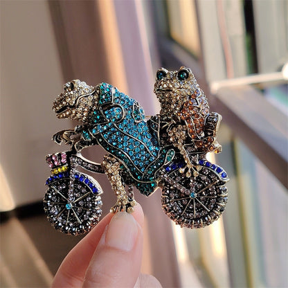 Broche de bicicleta con forma de rana y adorno medieval vintage