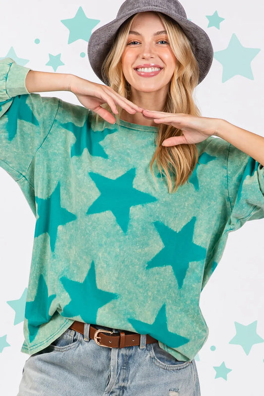 Camiseta con estampado de estrellas y lavado mineral de SAGE FIG