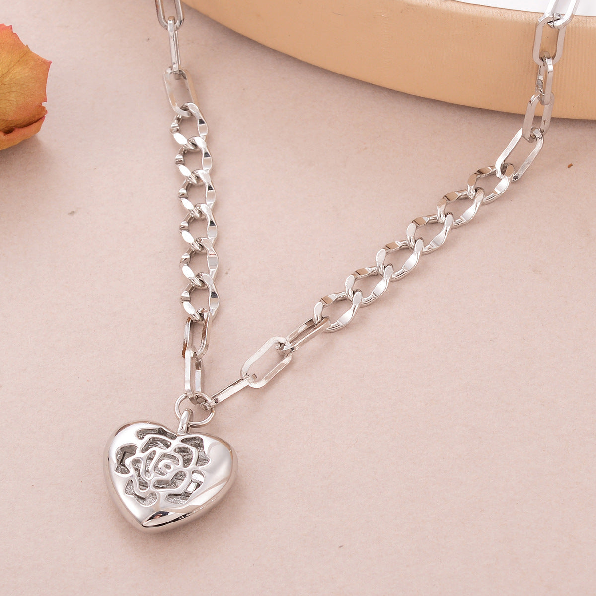 Colgante de amor hueco en forma de O Cadena de plata