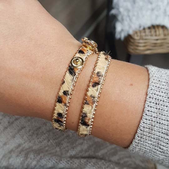 Pulsera multicapa con personalidad versátil para mujer