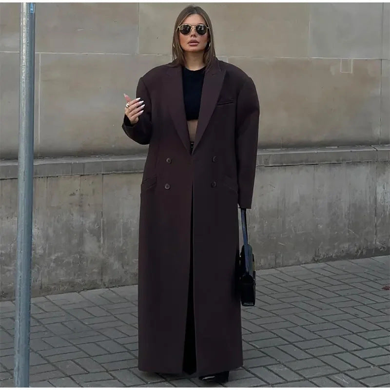 Elegante abrigo de lana con solapa y bolsillos cruzados