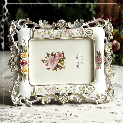 Pastoral style diamond frame