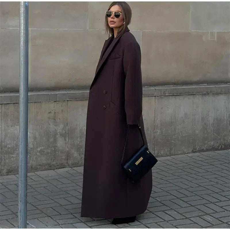 Elegante abrigo de lana con solapa y bolsillos cruzados