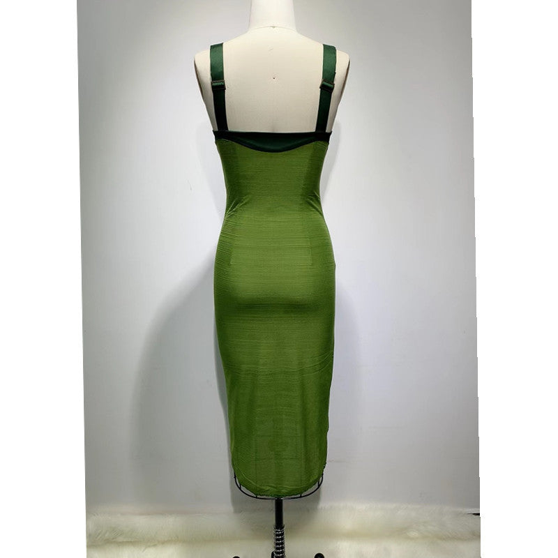 Vestido ajustado con tirantes de color verde militar