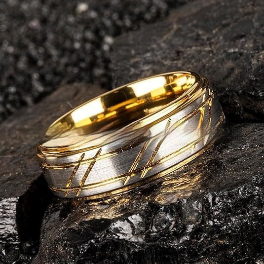 Anillo de tungsteno y sarga pulida de diseño sencillo de oro amarillo de 8 mm para hombre