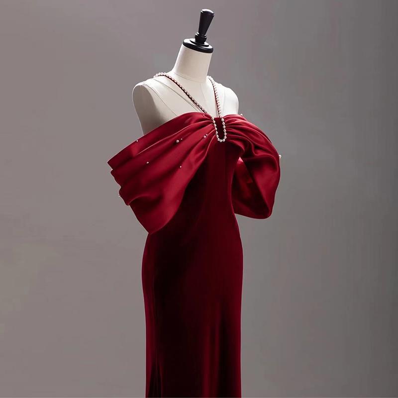 Vestido de noche de corte entallado con escote en V y escote en V de color rojo vino de primera calidad