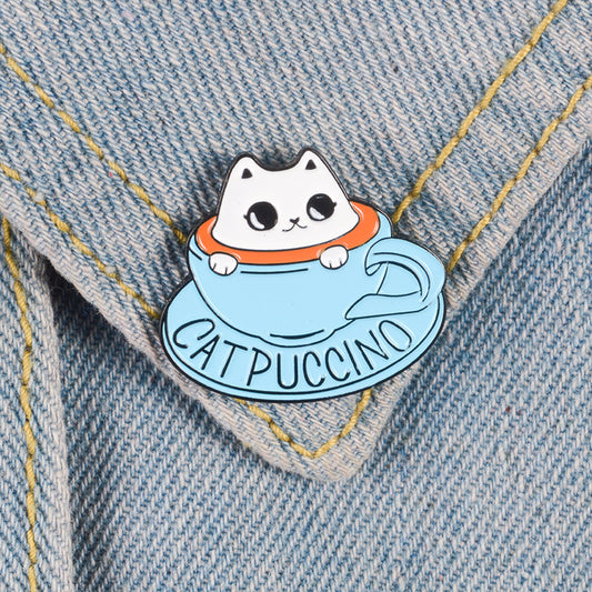 Broche con forma de taza de té azul con forma de gato blanco y bonito recuerdo de cafetería con temática de mascotas