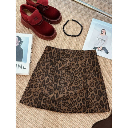 Falda corta estilo occidental con estampado de leopardo para chica picante y adelgazante