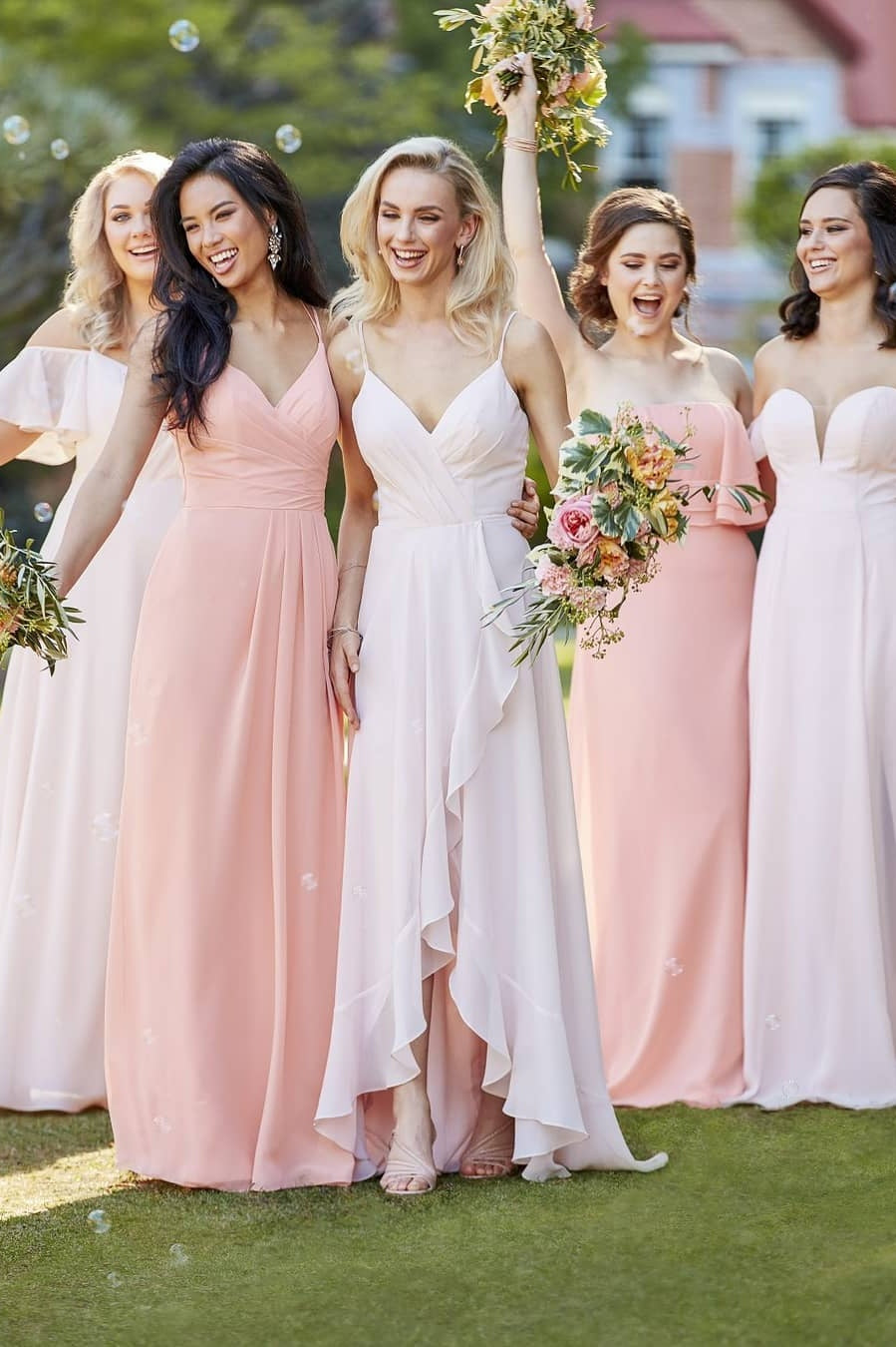 Percha para exteriores para bodas, vestidos de hermanas y banquetes