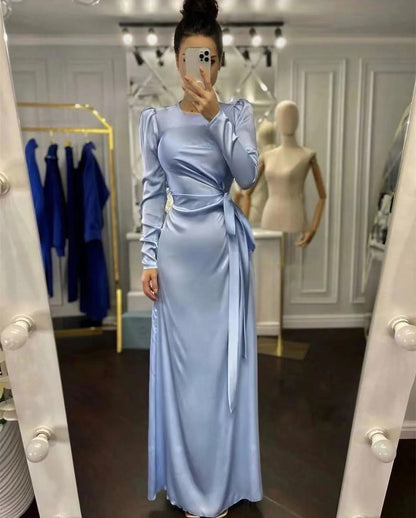 Hermoso vestido irregular ajustado a la cintura