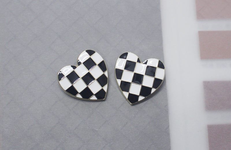 Black And White Checkerboard Anti-exposure Brooch