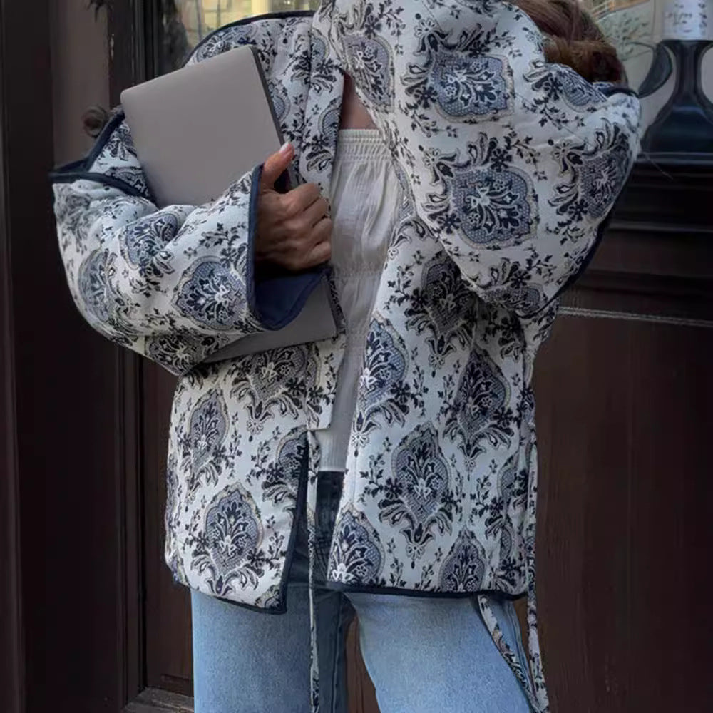 Chaqueta con cordones y estampado para mujer